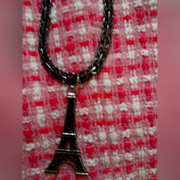 Eiffel Tower Pendant Necklace - Picture 4 of 12
